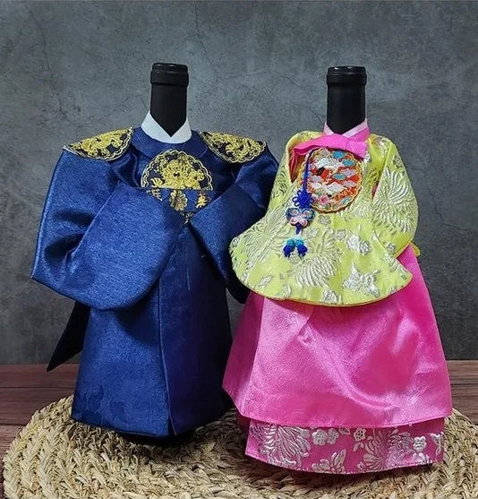 KoreaMinyae Hanbok Wine Cover - Image 2