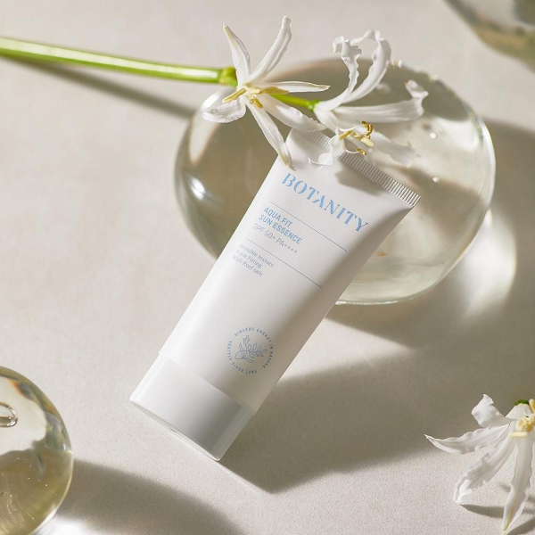 BOTANITY Aqua Fit Sun Essence SPF 50+ PA++++ 50ml - EmpressKorea