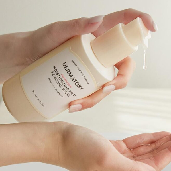 DERMATORY Hypoallergenic Moisturizing Mild Feminine Wash 200ml - EmpressKorea