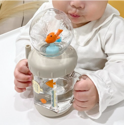LITTLE CLOUD Infant Water Spouting Fish Handle Straw Cup + Straw Cleaning Brush + Additional Straw Set - EmpressKorea