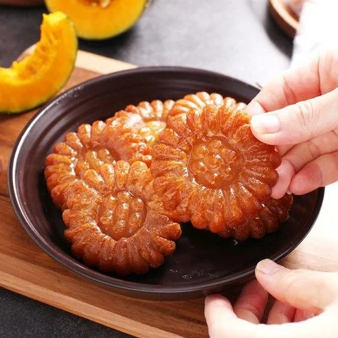 No sugar handmade yakgwa with directly produced agricultural ingredients 100% in a traditional way and sweetened with pumpkin 35g, 40peices - EmpressKorea