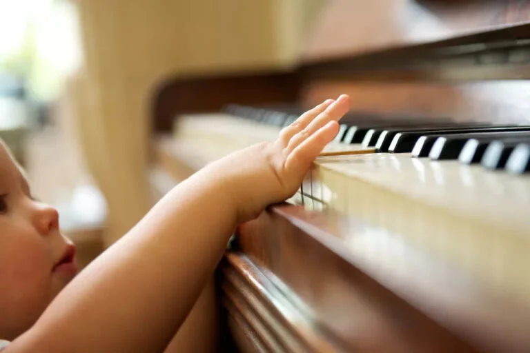 Parenting_hub-Make_music-AdobeStock_54630537_jpeg