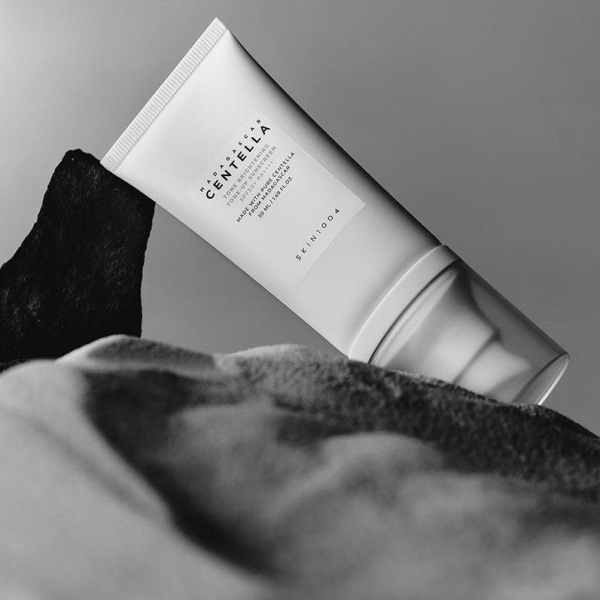 SKIN1004 Madagascar Centella Tone Brightening Tone-Up Sunscreen SPF 50+ PA++++ 50ml - EmpressKorea