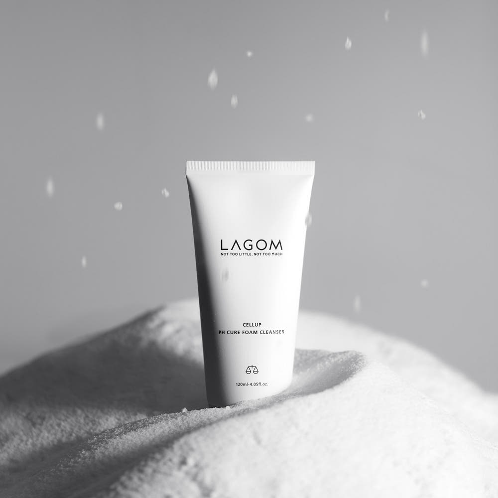 LAGOM Cellup pH Cure Foam Cleanser 120ml - Image 2