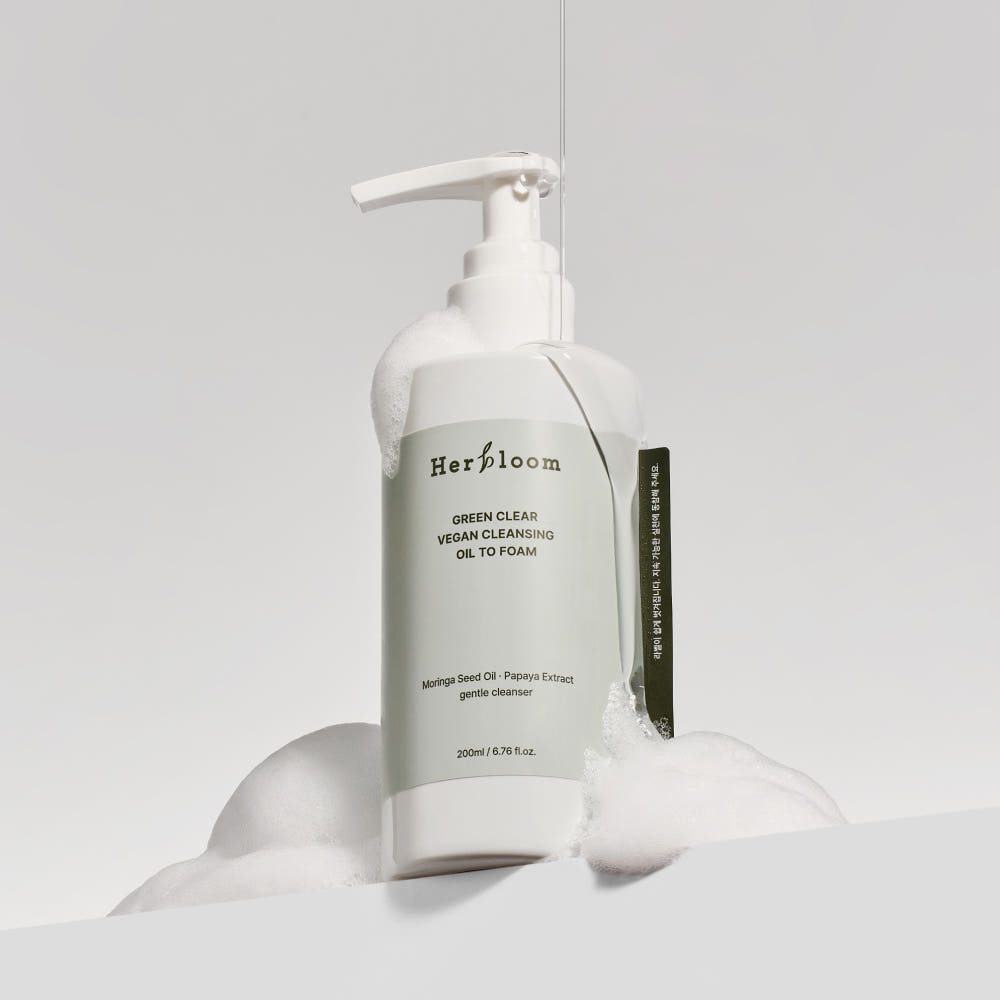 Herbloom Green Clear Vegan Cleansing Oil To Foam 200ml - Image 2