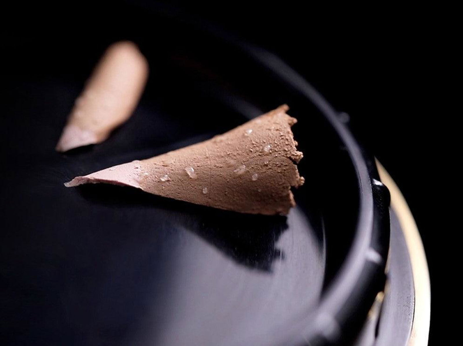 d'Alba Skin Fit Grinding Serum Cover Pact (2 Colors) SPF 50+ PA++++ 20g - EmpressKorea