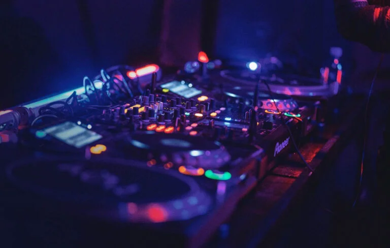 electronic-music-production-degree-course