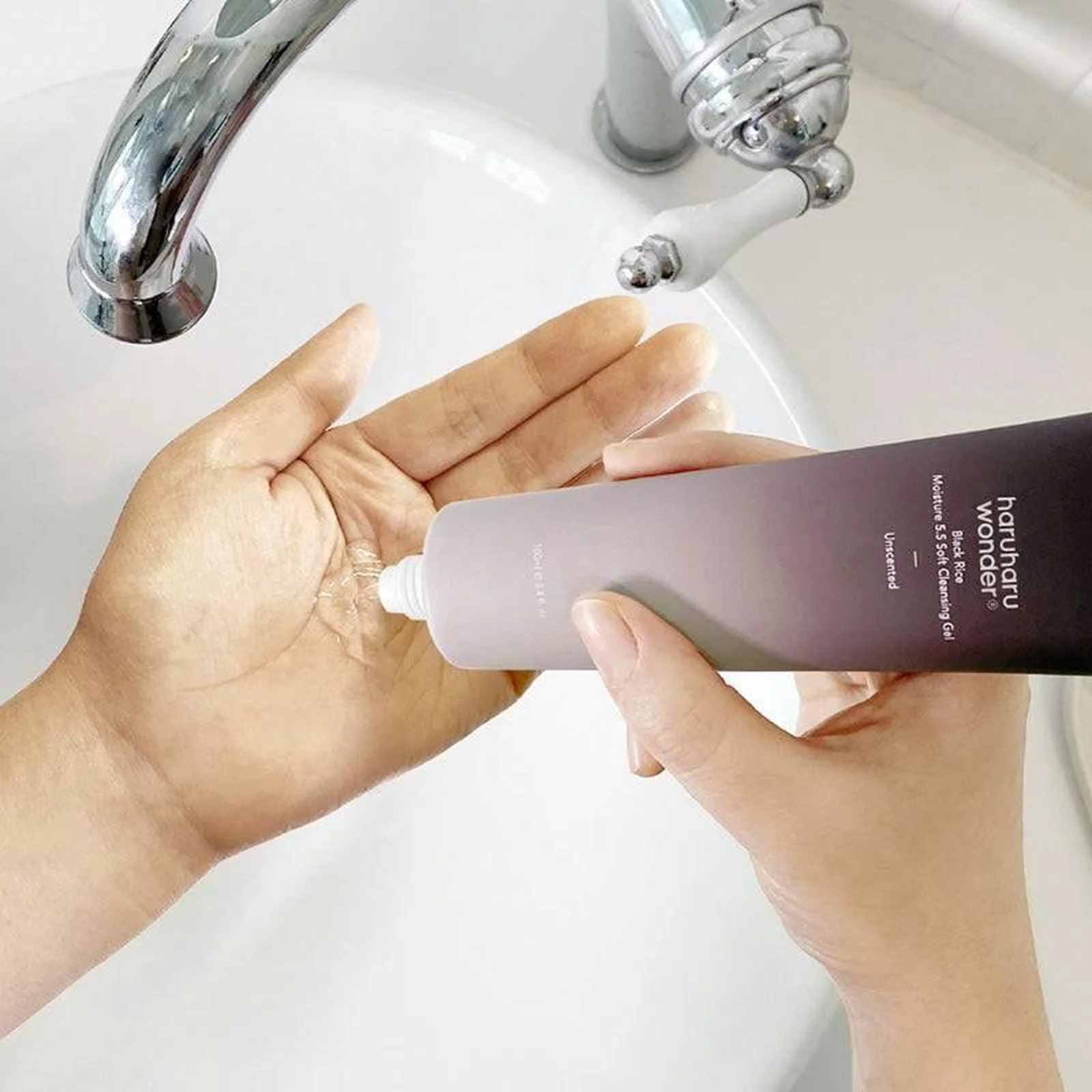 haruharu wonder Black Rice Moisture 5.5 Soft Cleansing Gel 100 ml - EmpressKorea