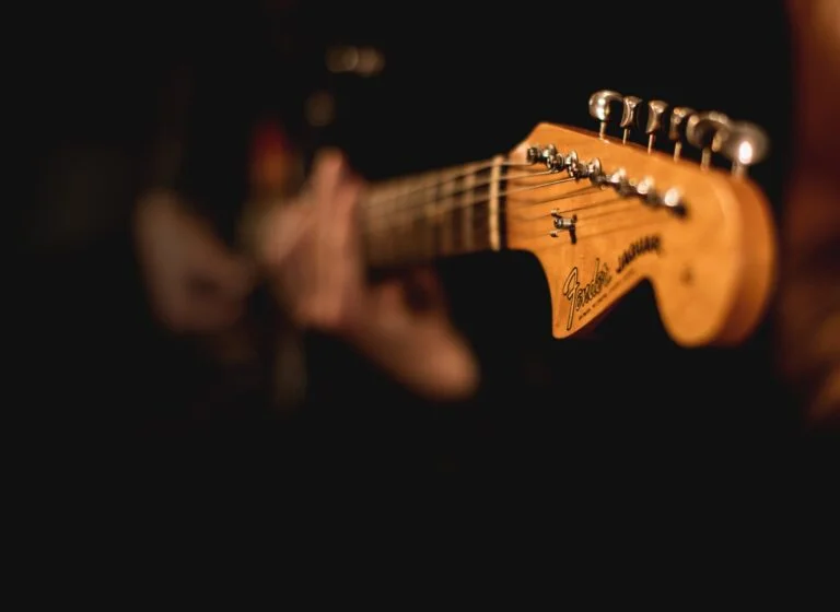 hero-guitar-outro