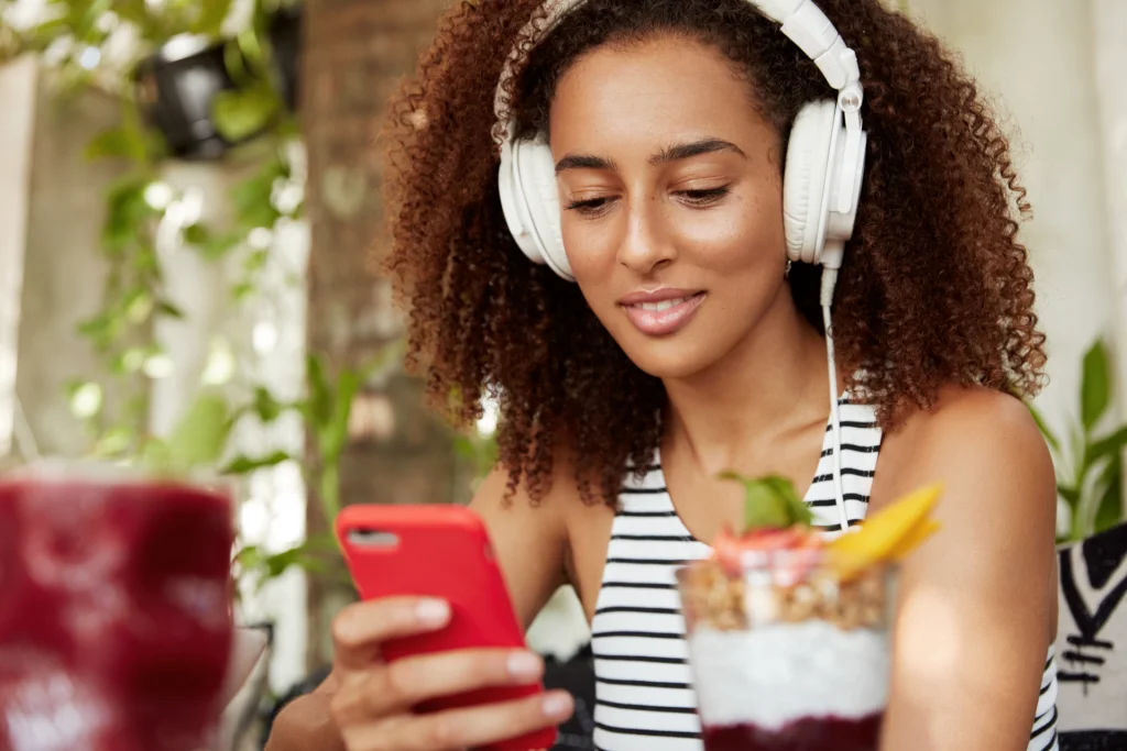 music-streaming-1024x683-1