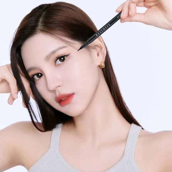 WAKEMAKE Any Proof Pen Eyeliner 0.5g