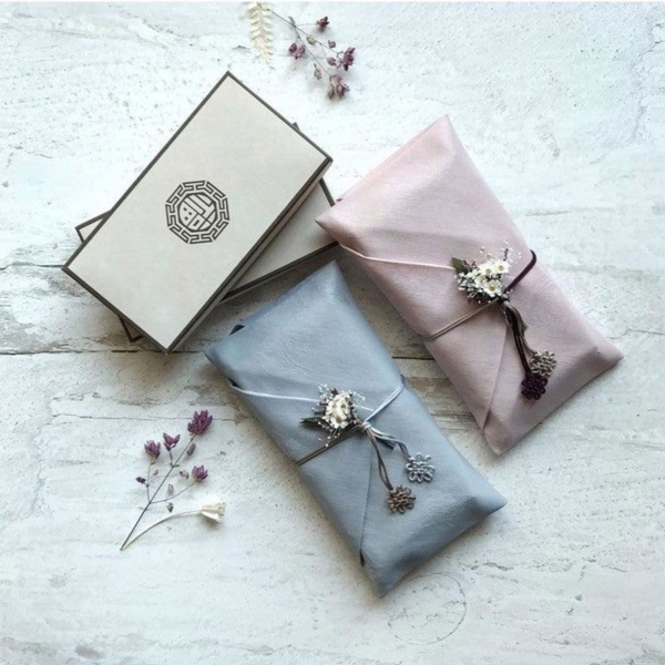 Lumie Special Occasion Envelope Box & Cloth Envelope set - EmpressKorea