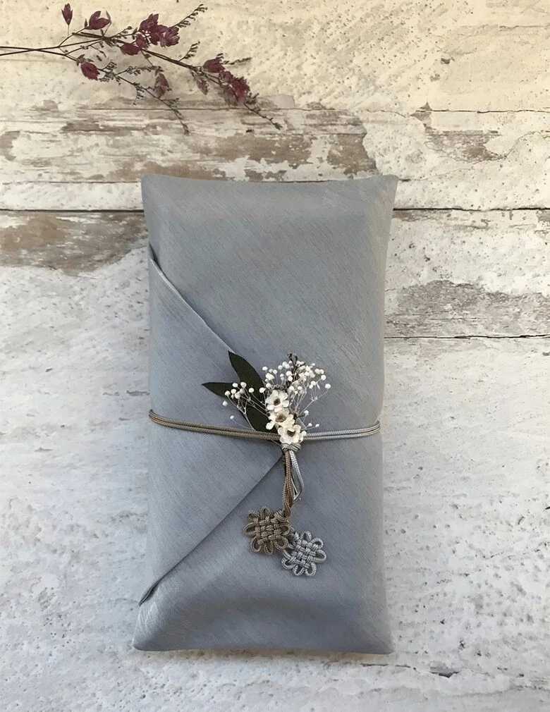 Lumie Special Occasion Envelope Box & Cloth Envelope set - EmpressKorea