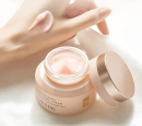 "meta_description": "YUNJAC Hydrating Cream offers deep moisture with Baeknyoncho Extract for radiant skin.",