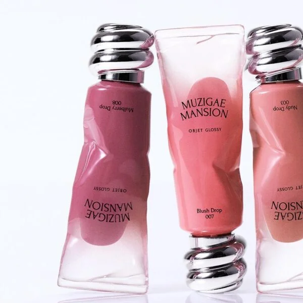 "meta_description": "Get vibrant 3D lips with MUZIGAE MANSION OBJET GLOSSY lip gloss. Experience long-lasting hydration and a natural tint.",