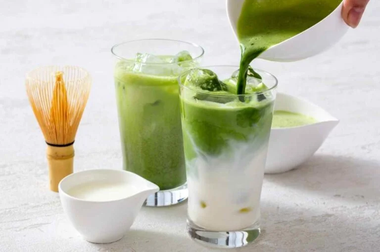 Iced,Matcha,Latte,,Authentic,Japanese,Matcha,Latte,Made,From,Uji