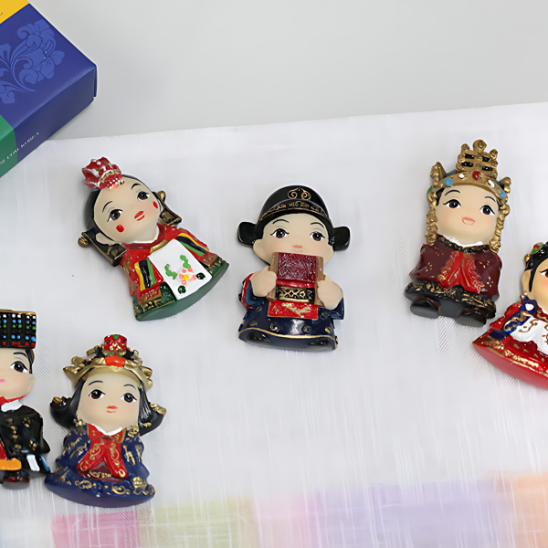 Star Gift Korean Traditional Doll Memo Magnet Holder - Collectibles & Memorabilia