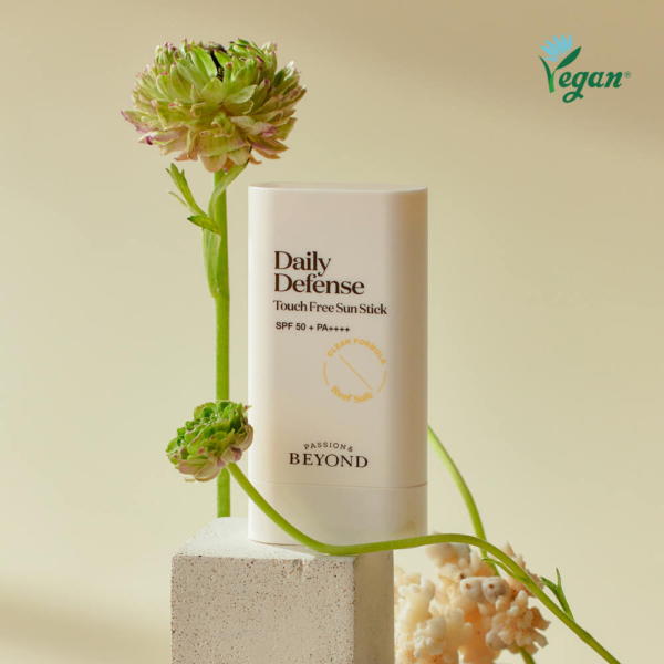 PASSION & BEYOND Daily Defense Touch Free Sun Stick SPF50+ 18g