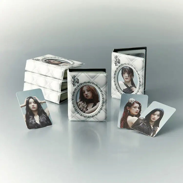 (G)I-DLE - Photocard Collect Book (Version 2)