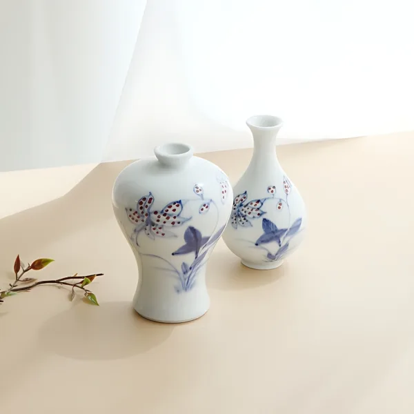 Songwol White Porcelain Jubyeong Mini Vase Lily Traditional Korean Bottle