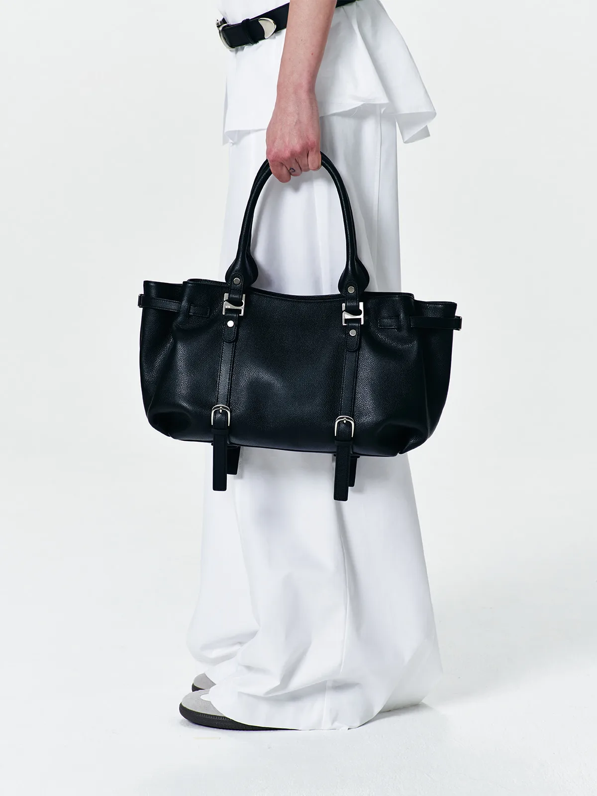AHNI Ruskin tote bag Black