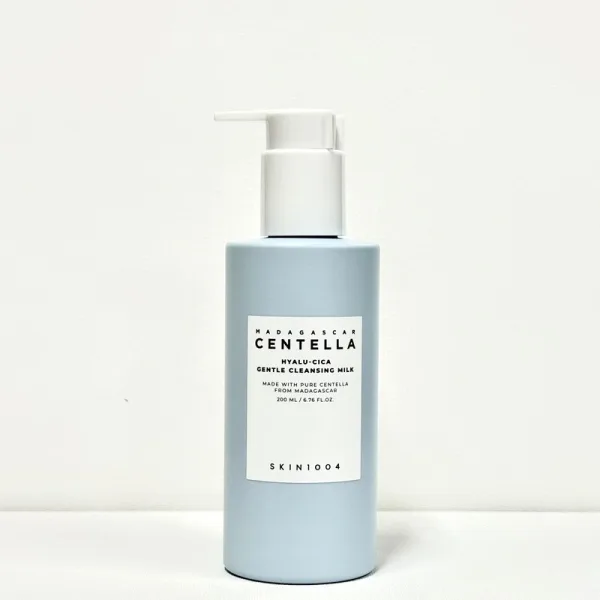 SKIN1004 Madagascar Centella Hyalu-Cica Gentle Cleansing Milk 200ml
