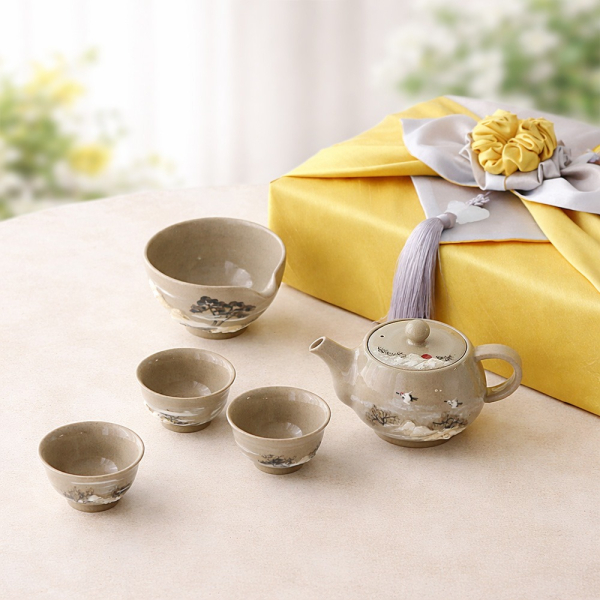 Buncheong Oxidation Tea Set for 3 - Thatched Cottage Snow Landscape by Master Kwon