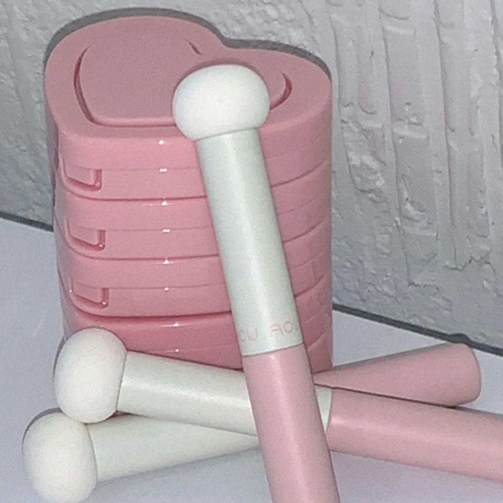 AOU Marshmallow Puff Brush - Image 4