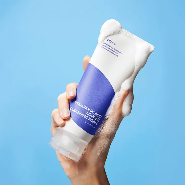 ISNTREE Hyaluronic Acid Low pH Cleansing Foam 150ml