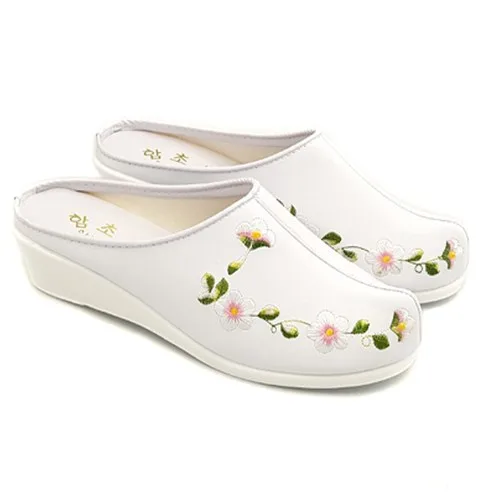 Korean Traditional Hanbok Shoes Wedding Dress Slippers 4cm Heel Plum Blossom Embroidery