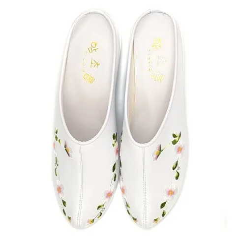 Korean Traditional Hanbok Shoes Wedding Dress Slippers 4cm Heel Plum Blossom Embroidery - Image 3