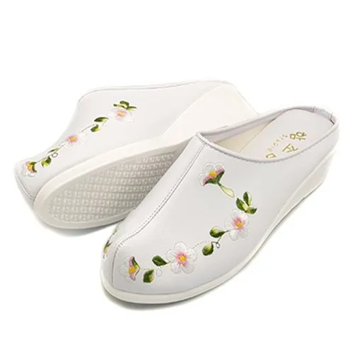 Korean Traditional Hanbok Shoes Wedding Dress Slippers 4cm Heel Plum Blossom Embroidery - Image 5