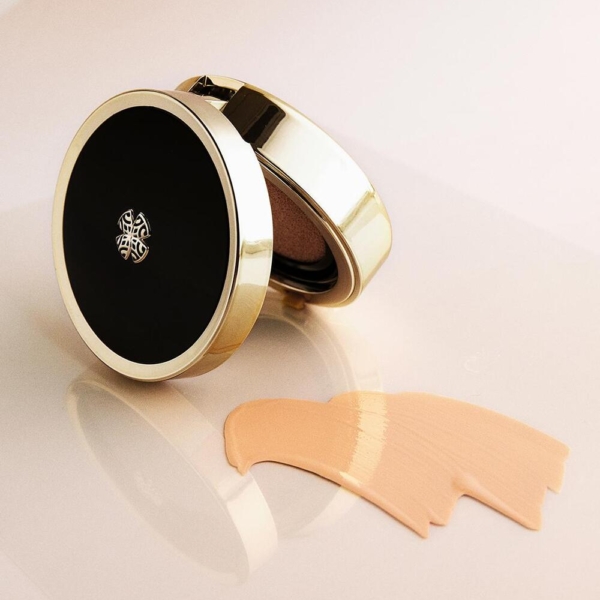 OHUI Ultimate Cover Cushion Moisture SPF 50+ PA+++15g with Refill