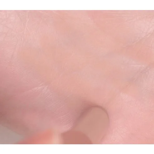 Banila Co. Cover Lip Base 1.7g - Image 2