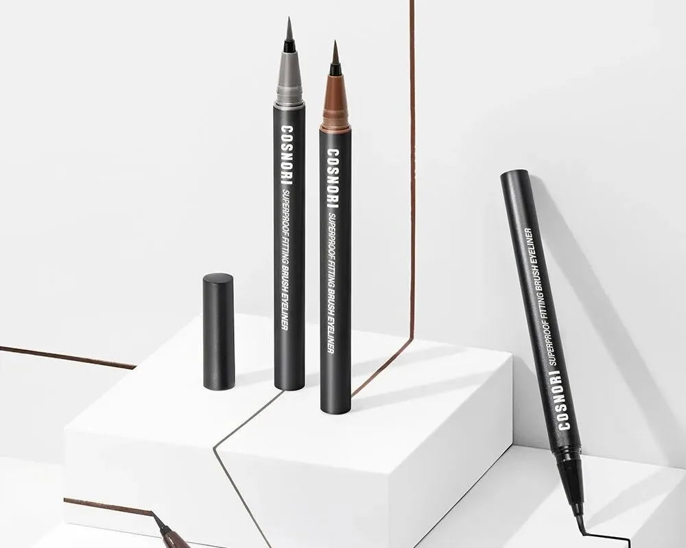 COSNORI Superproof Fiting Brush Eyeliner 0.6g Detail