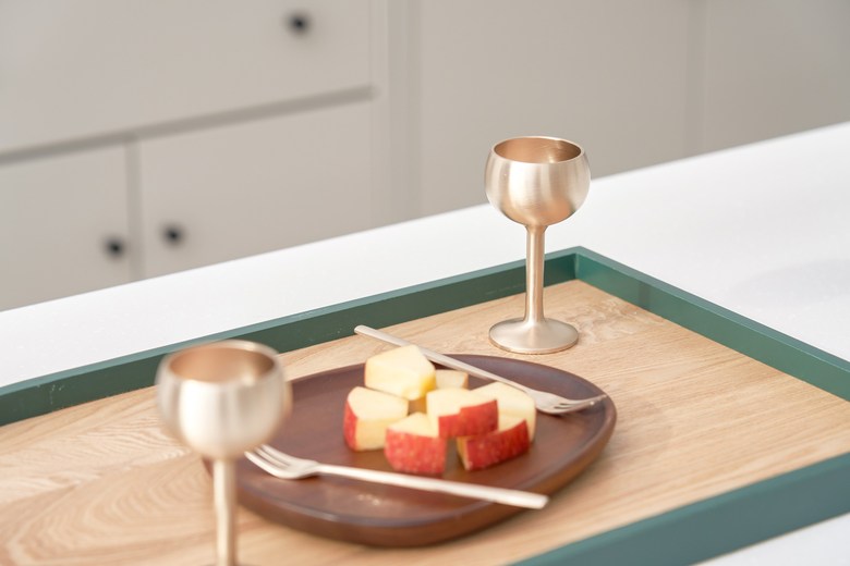 Gwangmyeong Yugi Brass Soju & Liquor Shot Glass Set 2pc Detail