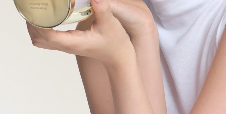 Vely Vely Aura Honey Glow Cushion Detail
