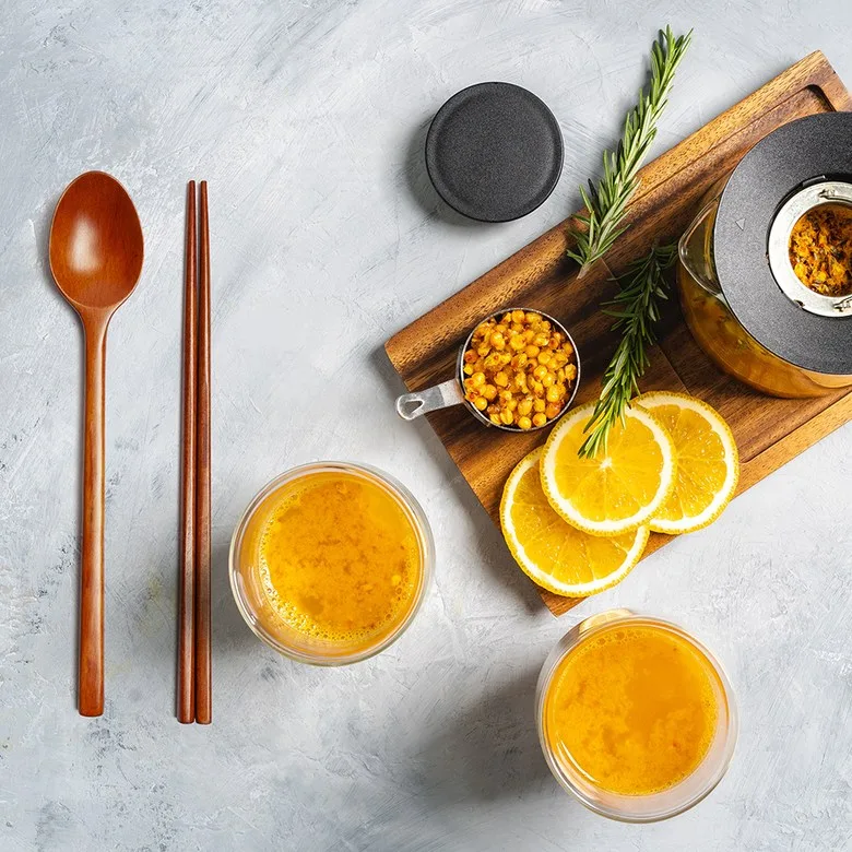 Ishin Gongbang Lacquered Wooden Spoon Min (with Case) - Made in Korea Detail