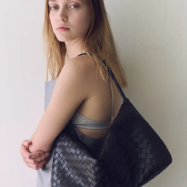 OVHEE Arden Weaving Hobo Bag - Dark Brown