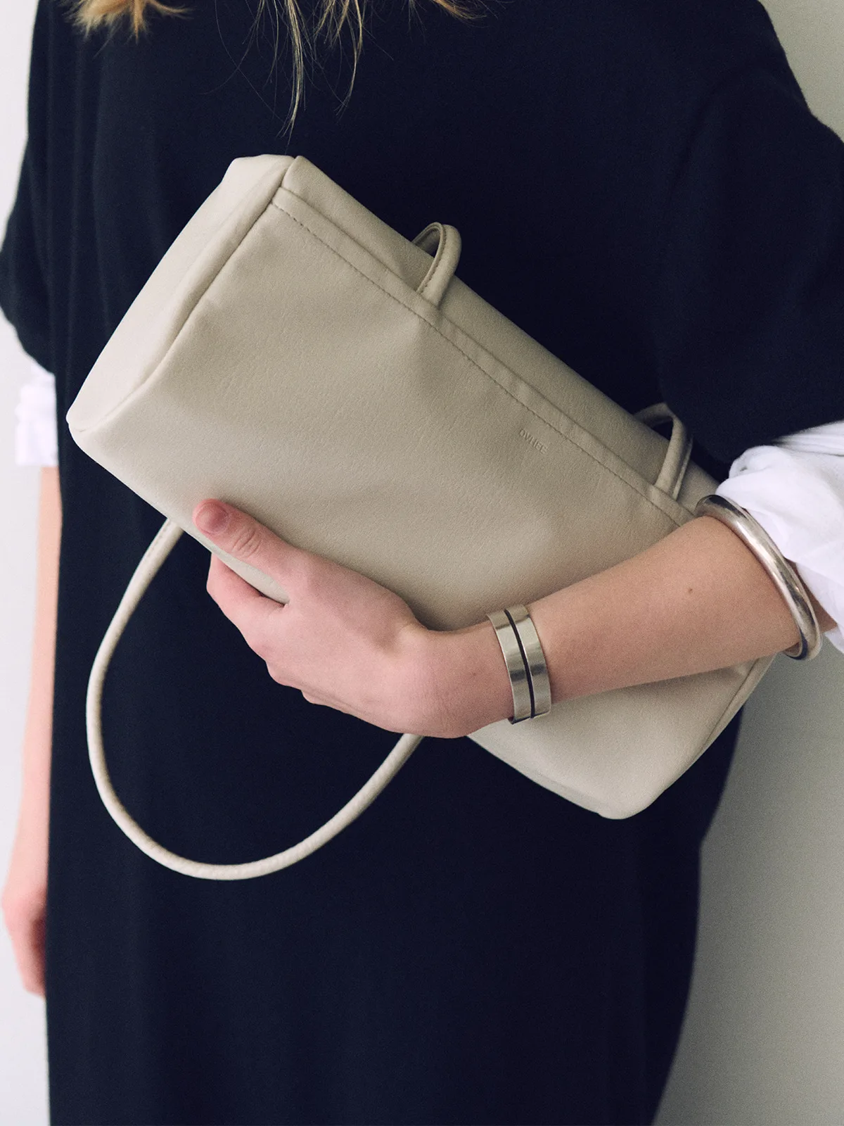 OVHEE Arlo Bowling Shoulder Bag - Ivory