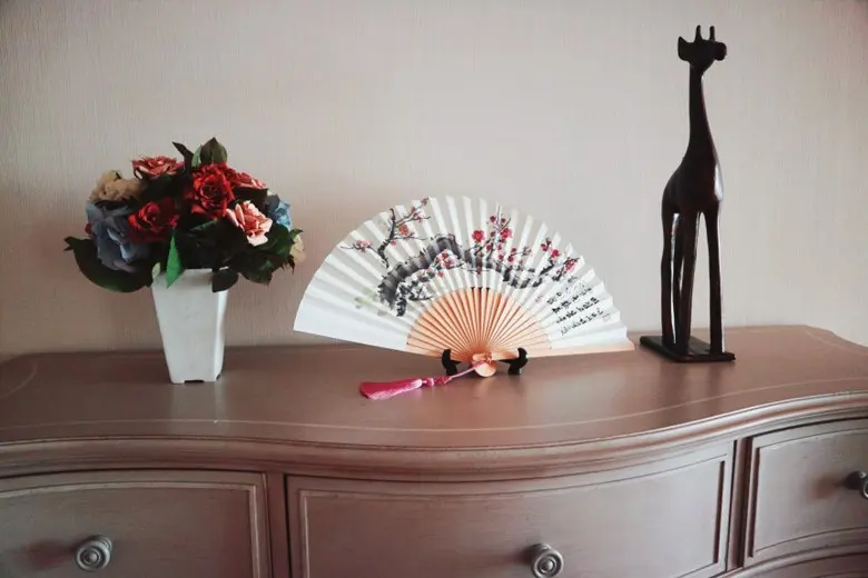 Korean Traditional Jeonju Hapjukseon Bamboo Fan, Plum Blossom Ink Painting Design, 1 Piece Detail