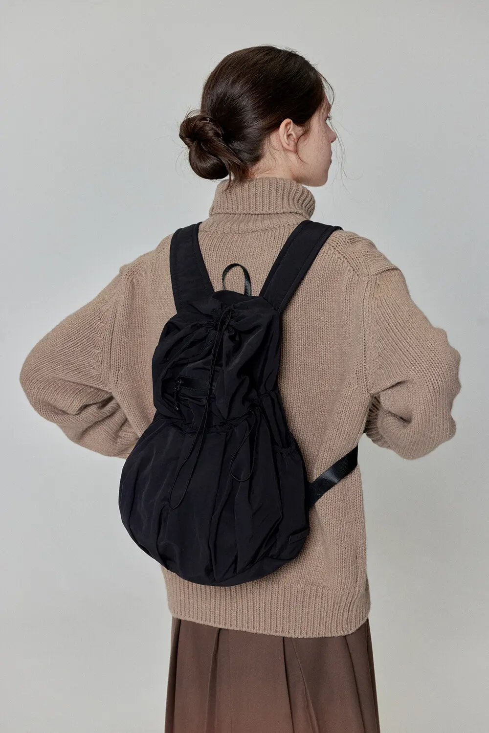 ALENE Pleated Drawstring Nylon Backpack 2 Colors Detail