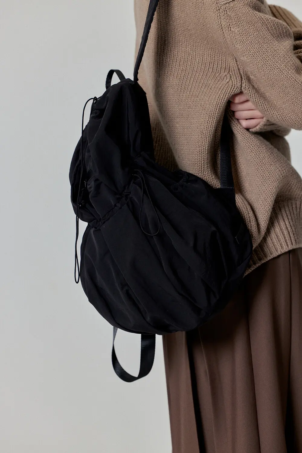 ALENE Pleated Drawstring Nylon Backpack 2 Colors Detail