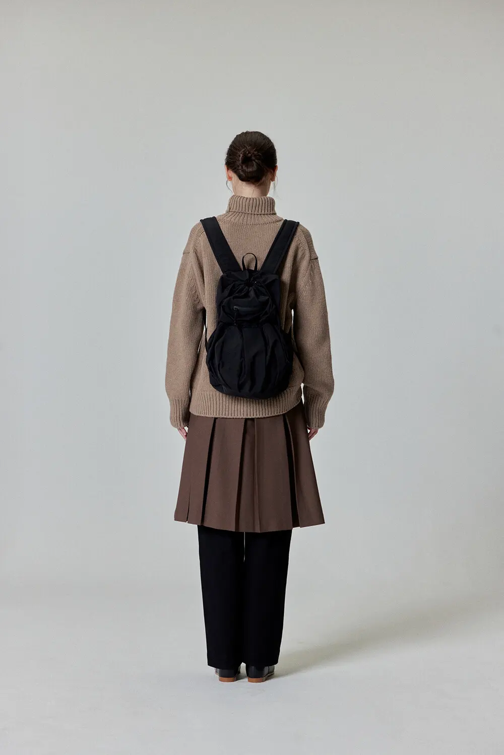 ALENE Pleated Drawstring Nylon Backpack 2 Colors Detail