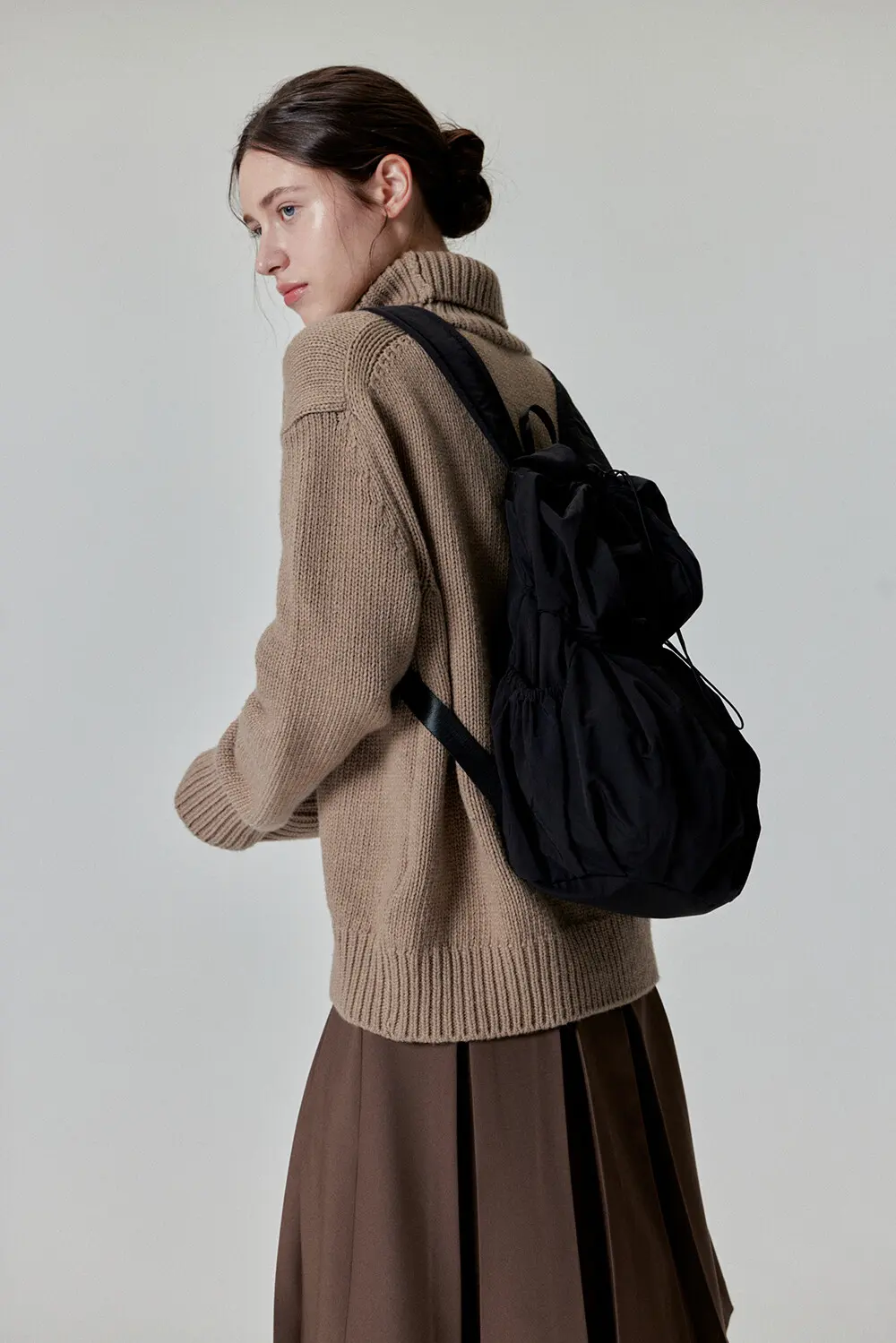 ALENE Pleated Drawstring Nylon Backpack 2 Colors Detail