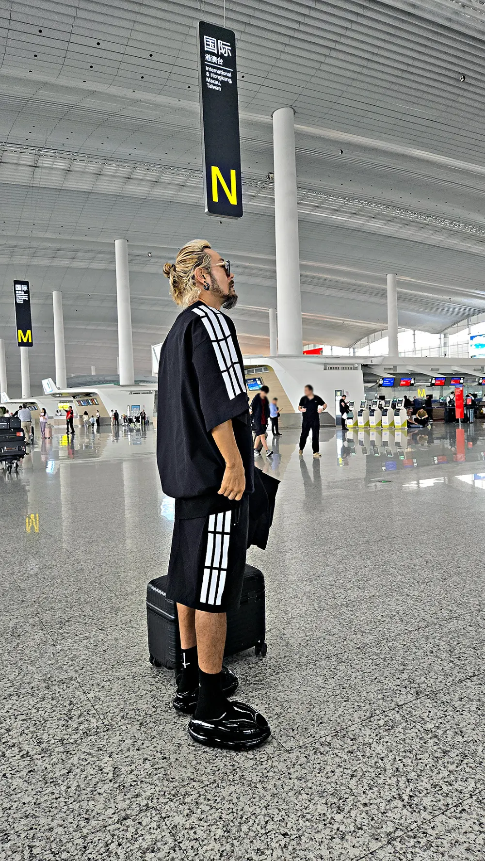 ByTheR Korean Flag Reflective Short Sleeve T-Shirt Black Detail