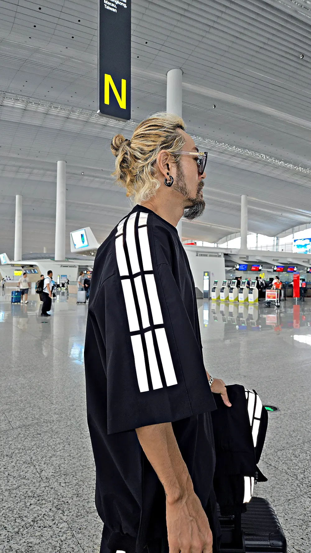 ByTheR Korean Flag Reflective Short Sleeve T-Shirt Black Detail