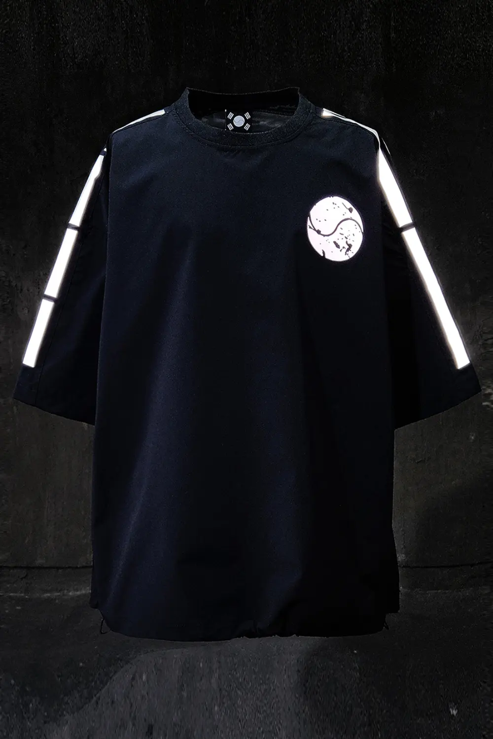 ByTheR Korean Flag Reflective Short Sleeve T-Shirt Black Detail