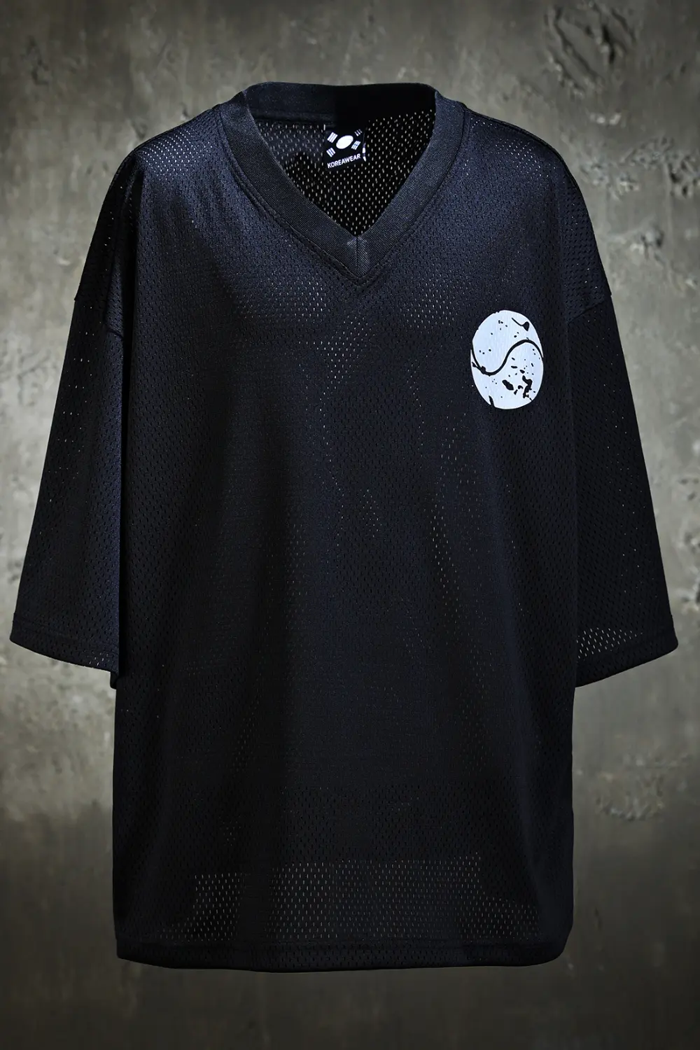 ByTheR Reflective Taegeukgi V-Neck Mesh Short-Sleeve T-Shirt Black Detail