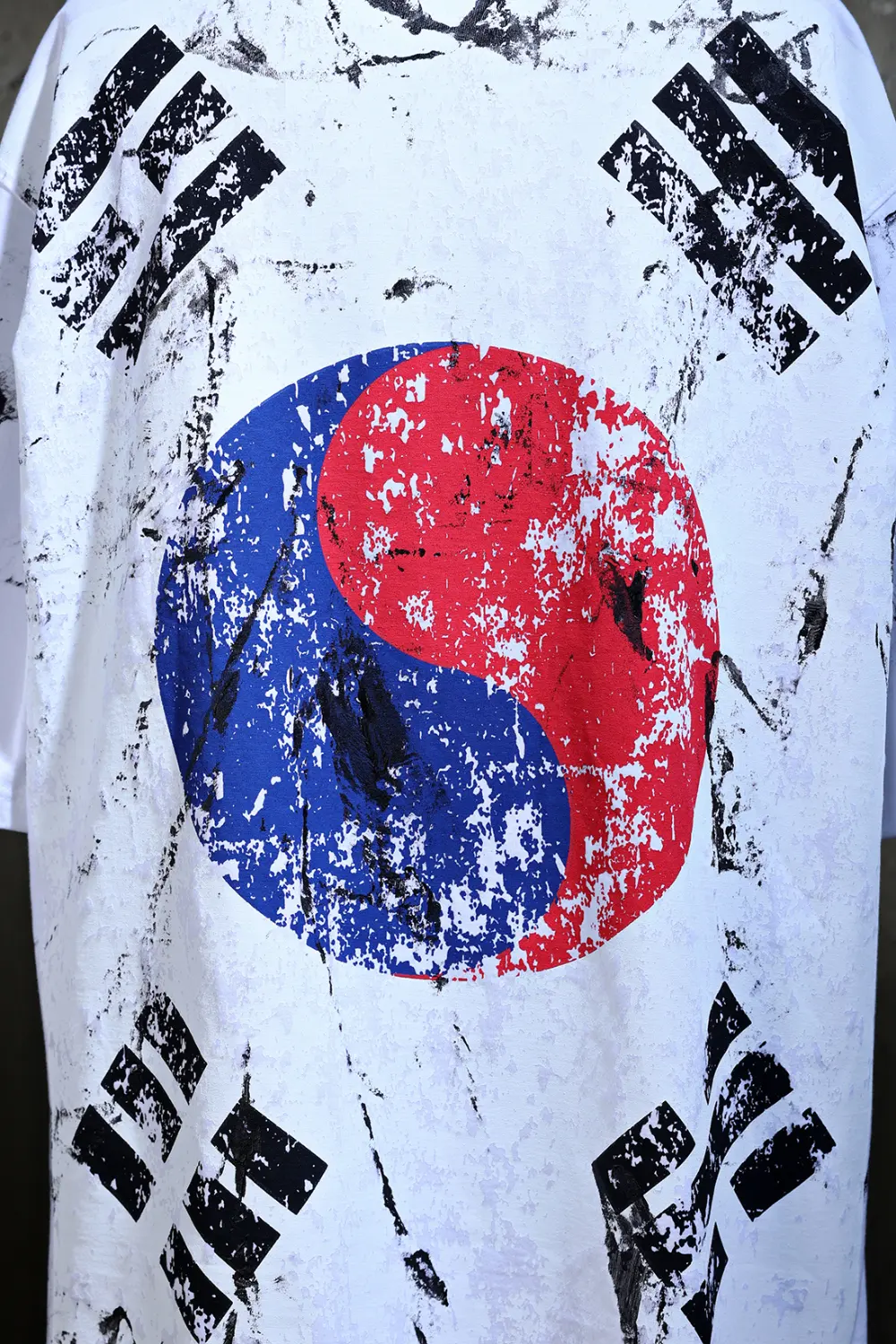 ByTheR Rough Painted Korean Flag Loose Fit Short Sleeve T-Shirt White Detail